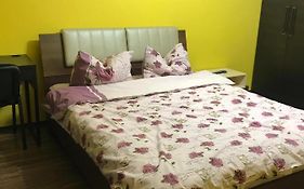 Cozy Park Studio in city center, Campina